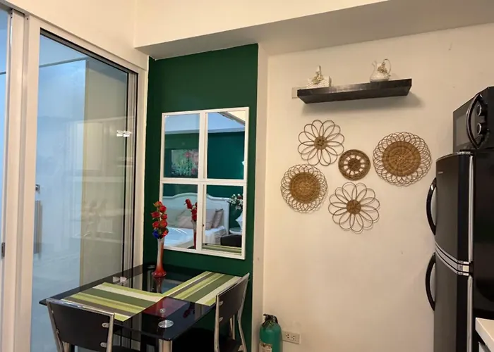 Sym Staycation At Azure Pool View Manila